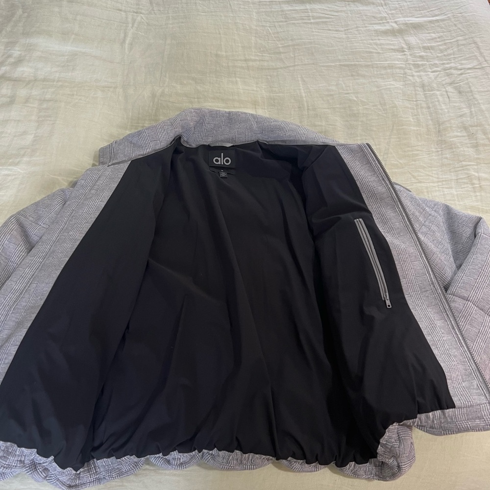 ALO Yoga Quilted Puffer Jacket in Gray - Picture 6 of 8